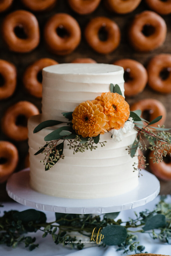 wedding cake and donut stand ideas